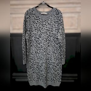 LOFT PETITES LARGE GREY BLACK AND WHITE SWEATER DRESS